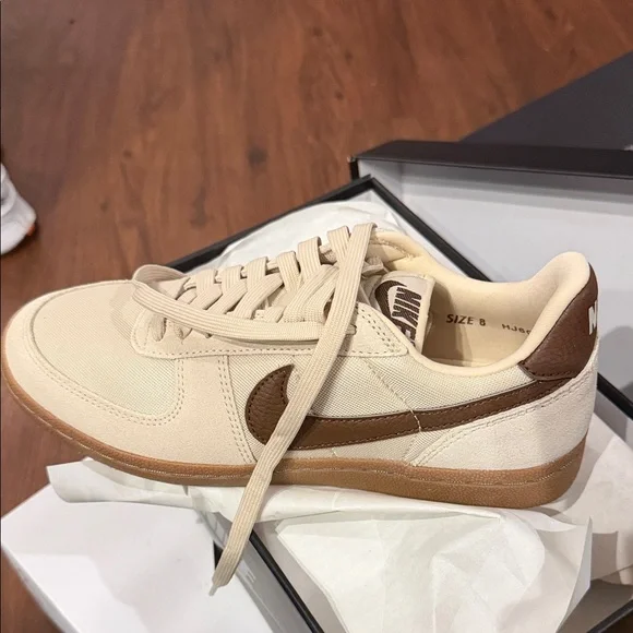 BRAND NEW Nike Field General in Cream and Brown - Picture 1 of 8